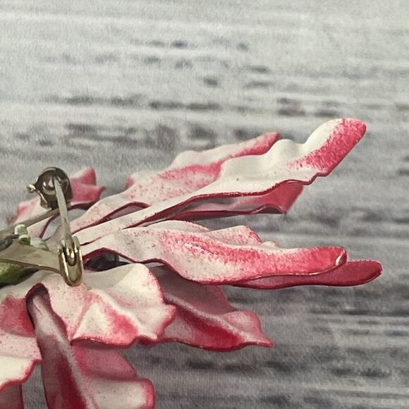 Vintage 60's Enamel Flower Poinsettia Brooch Pin Red Green Jewelry MCM Mod 5" - Picture 15 of 16